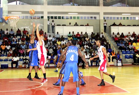 Clube Desportivo 1º de Agosto - Basquetebol: D´Agosto vence 1ª mão