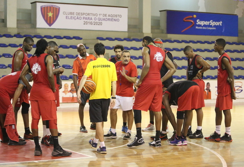 Basquetebol/Angola: Petro de Luanda vence Marinha na segunda mão da Taça de  Angola - Basquetebol - SAPO Desporto