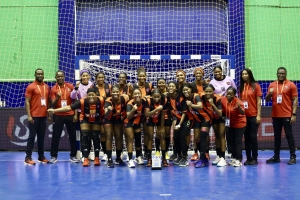 Senhoras do andebol estreiam com vitória na Taça das Taças