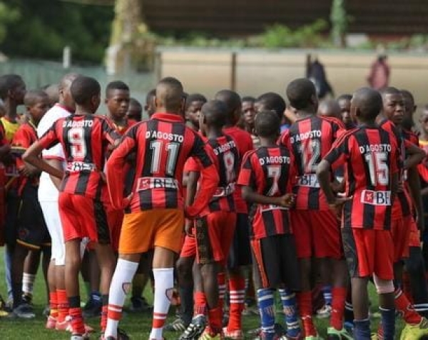 D´Agosto reabre escolinha para formação de futebol